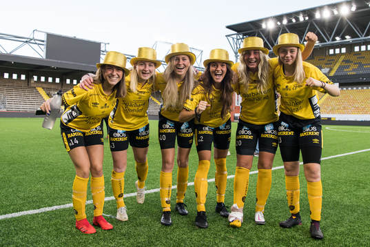Elfsborgs Donika Shala, Fanny Johansson, Matilda Ståhlbom Karlsson, Wilda Johansson, Ebba Johansson och Evelina Brink jublar