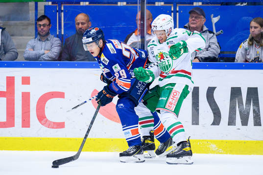 Växjös Pontus Holmberg och Rögles Tyler Kelleher