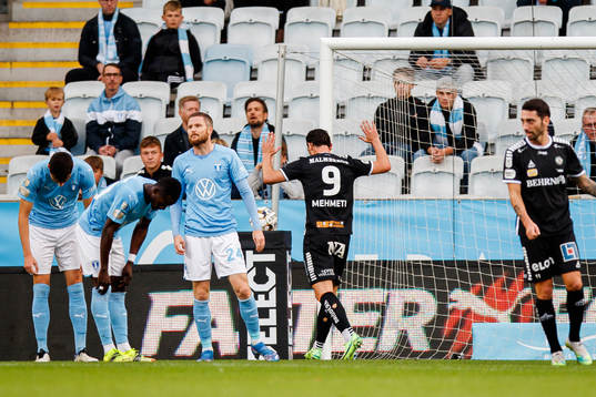 Örebros Agon Mehmeti jublar efter 1-1