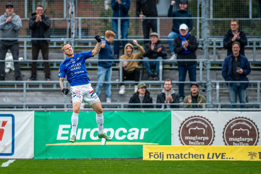 Trelleborgs Mattias Håkansson jublar efter 1-2