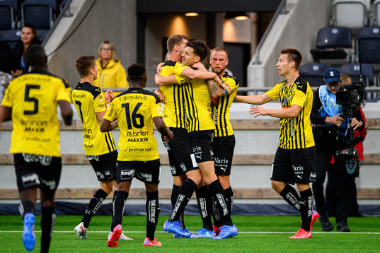 Häckens Alexander Faltsetas och Alexander Jeremejeff jublar