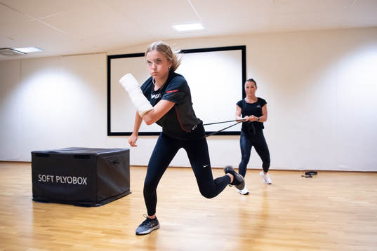 s Tilde Utbult tränar med sin personliga tränare och