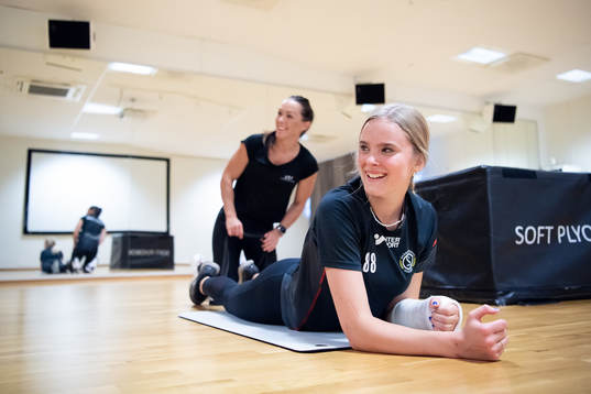 s Tilde Utbult tränar med sin personliga tränare och