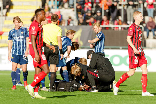 Östersunds Samuel Mensiro har ont