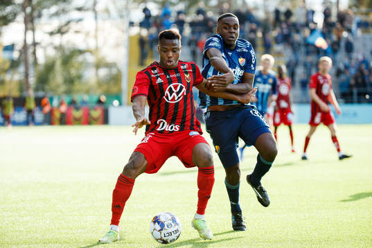 Östersunds Isak Ssewankambo och Djurgårdens Joel Asoro