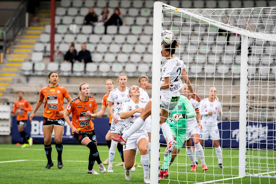 Kristianstads Mia Carlsson gör 1-1 (Ej bild)