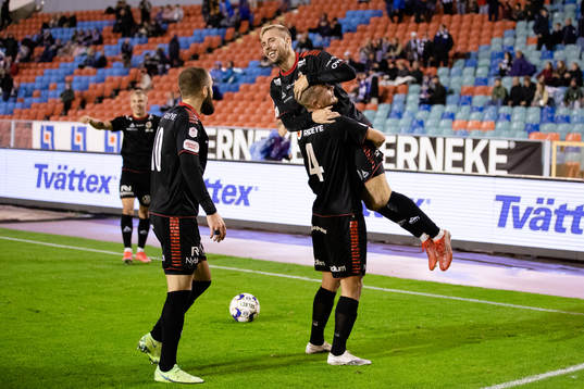 Kalmars Filip Sachpekidis, Erik Israelsson och Jonathan Ring jublar