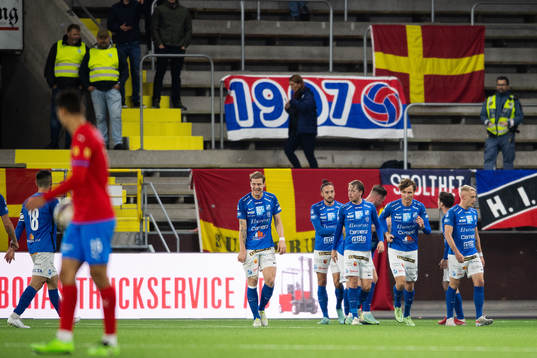 Norrbys Viktor Bergh jublar efter 1-0