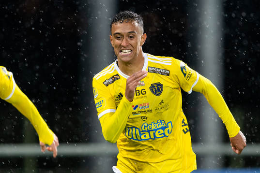 Falkenbergs Oliver Hintsa jublar efter 2-0