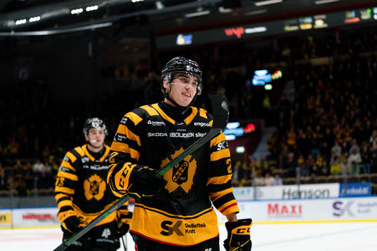 Skellefteås Adam Wilsby jublar