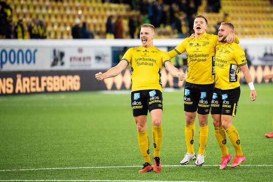 Elfsborgs Per Frick, Samuel Holmén och Simon Strand jublar