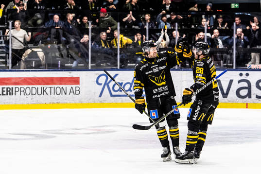 Västerås Mikael Frycklund och Lukas Zetterberg jublar
