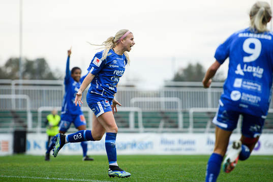 Örebros Jenna Hellstrom jublar