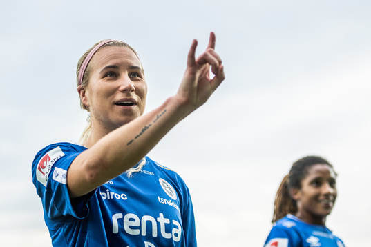 Örebros Jenna Hellstrom jublar