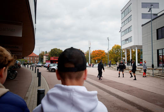 Två killar kollat på Örebros Robin Kovacs och Stefan