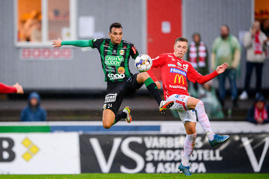 Varbergs Ryan Moon och Degerfors Erik Lindell