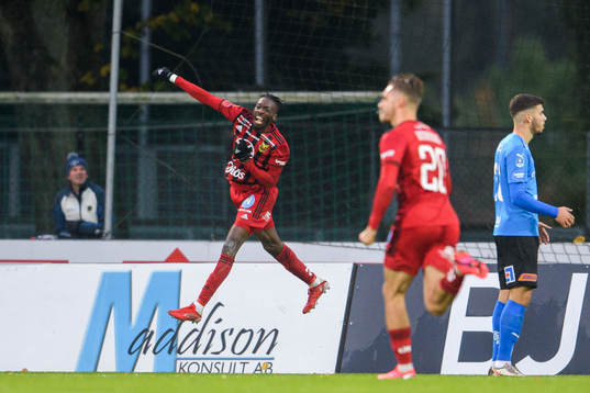 Östersunds Blair Turgott jublar