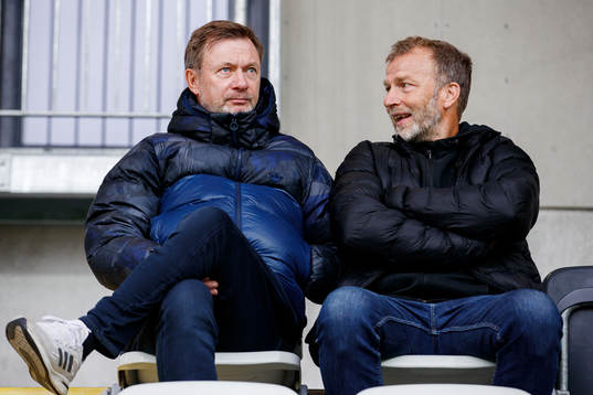 Sveriges förbundskapten Peter Gerhardsson och fysiolog