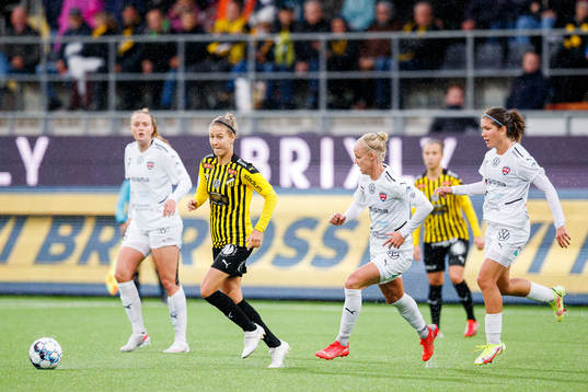 Häckens Emma Kullberg och Rosengårds Caroline Seger