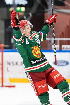 Moras Emil Oksanen jublar