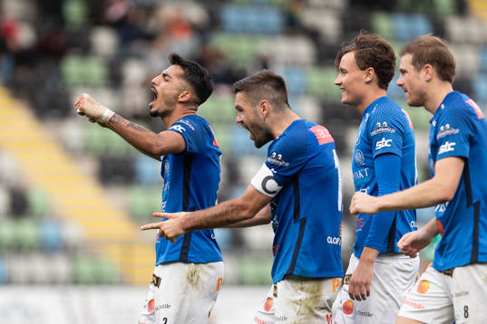 Norrbys Abbas Mohamad, Ivo Dominik Pekalski, Alexander Salo och Nicklas Savolainen jublar