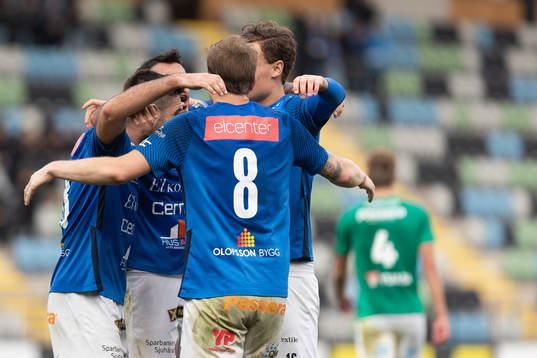 Norrbys Nicklas Savolainen och Alexander Salo jublar
