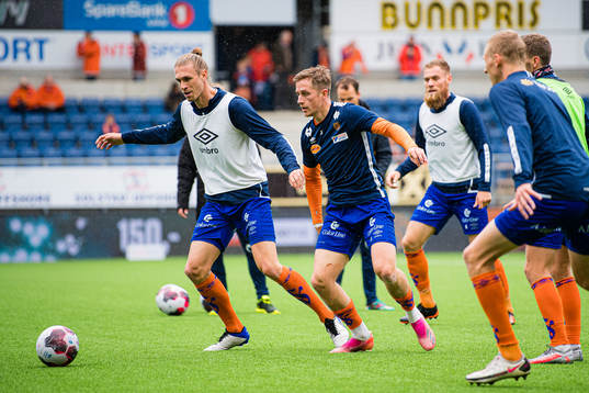 Quint Arie Jansen and Simen Bolkan Nordli of Aalesund warms up ahead of the OBOS-ligaen match between Aalesund and HamKam on October 3, 2021 in Ålesund.