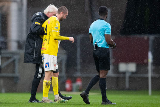 Falkenbergs Axel Norén utgår efter skada