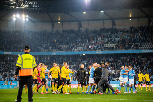 Irriterat mellan lagen på slutsignal