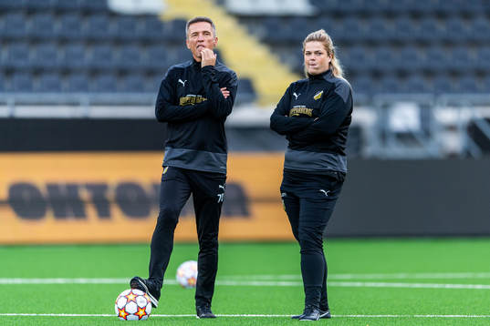 Head coach Mats Gren and assistant coach Erika Faith