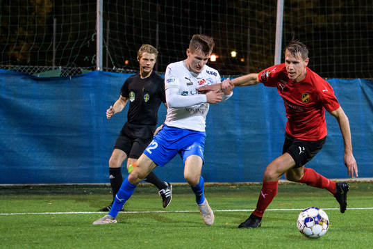 Värnamos Robin Dzabic och Vasalunds Philip Wiström
