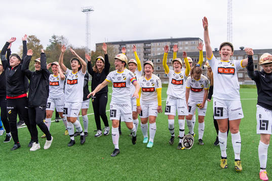 Häckenspelarna jublar