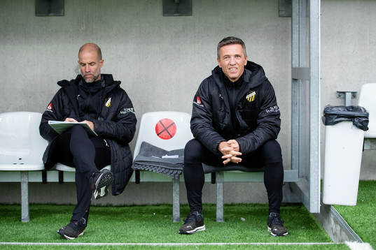 Häckens assisterande tränare Matti Demegård och