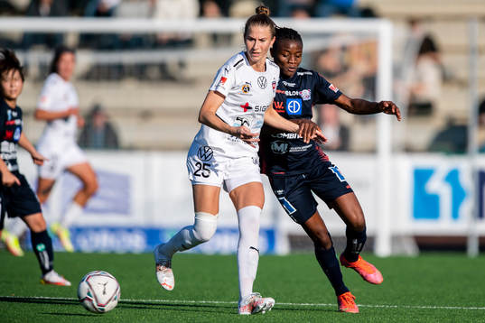 Rosengårds Emma Berglund  och Linköpings Uchenna Grace