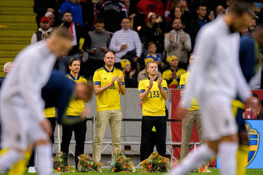 Former players Sebastian Larsson, Mikael Lustig, Gustav Svensson, Marcus Berg and Andreas Granqvist ahead of the FIFA World Cup Qualifier football match between Sweden and Kosovo on October 9, 2021 in Stockholm. 