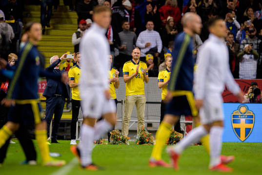 Former players Sebastian Larsson, Mikael Lustig, Gustav Svensson, Marcus Berg and Andreas Granqvist ahead of the FIFA World Cup Qualifier football match between Sweden and Kosovo on October 9, 2021 in Stockholm. 