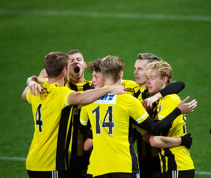 IFK Hässleholms Amel Crnalic gör 0-2 i matchen i div 2 Södra Götaland mellan Kristianstads FC och IFK Hässleholm i Kristianstad 11 oktober 2021.