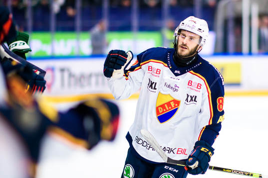 Djurgårdens Paul Carey jublar