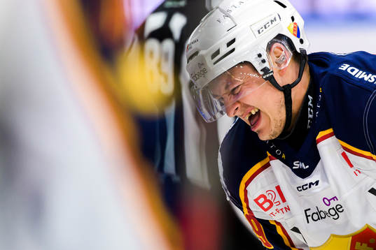 Djurgårdens Rhett Rakhshani har ont