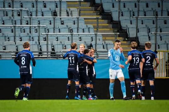 Onsalas Victor Andersson jublar efter 2-1