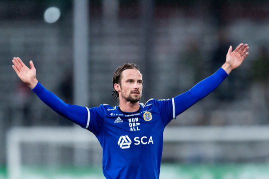 Sundsvalls Linus Hallenius tackar publiken