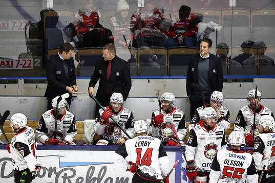Malmö Redhawks bås med tränare Joakim Fagervall
