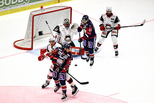 Spel framför Malmö Redhawks mål
