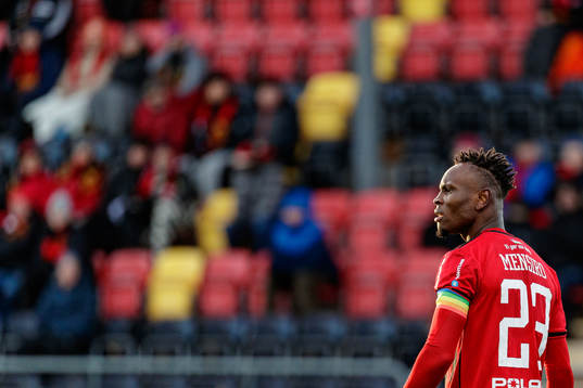 Östersunds Samuel Mensiro reagerar