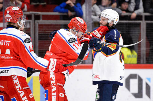 Timrås Nolan Zajac och Djurgårdens Paul Carey