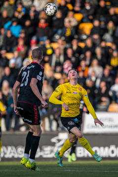 Mjällbys Noah Persson  och Kalmars Johan Stenmark