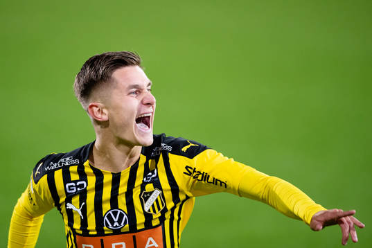 Häckens Leo Bengtsson jublar efter 2-0