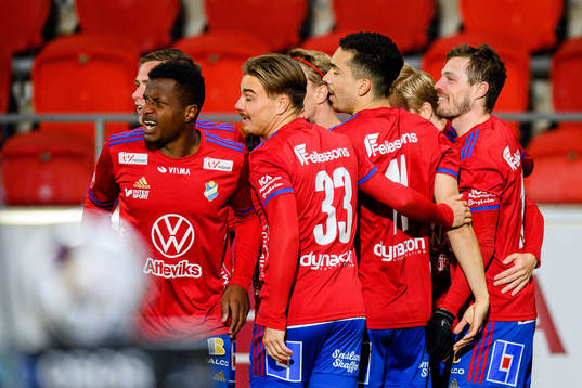 Östers Nicolas Mortensen jublar efter 1-0