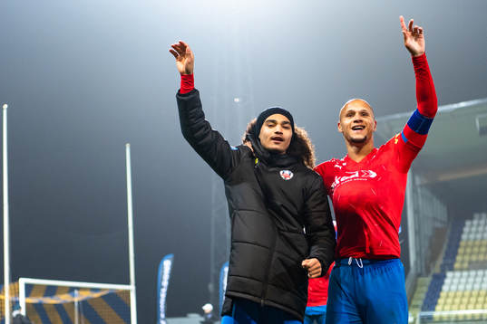 Helsingborgs Adam Kaied och Anthony van den Hurk jublar