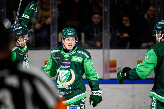 Färjestads Daniel Viksten jublar